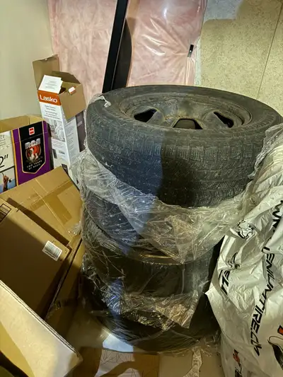 Used Michelin winter tires with rims(4 tires with rims) Size: 225/65R17