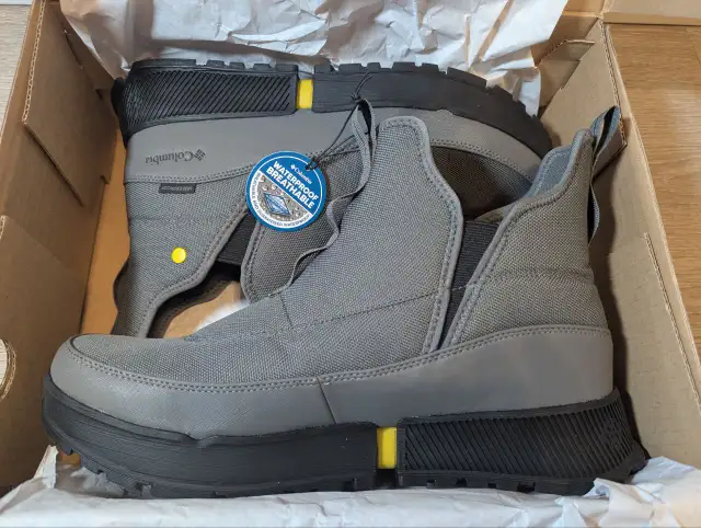 Columbia Men's Hyper-Boreal Metro Sneaker Brand New, never used in Men's Shoes in Edmonton - Image 3