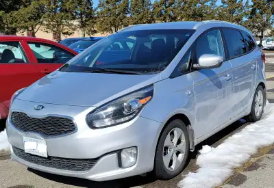 Clean title no accident drive smooth 2015 Kia Rondo LX, I am the second owner of the car, serious bu...