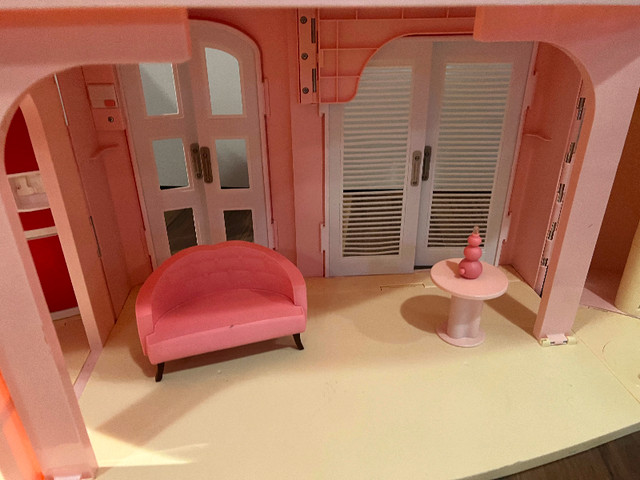 Maison de barbie vintage /Vintage barbie house dans Jouets et jeux  à Laval/Rive Nord - Image 4