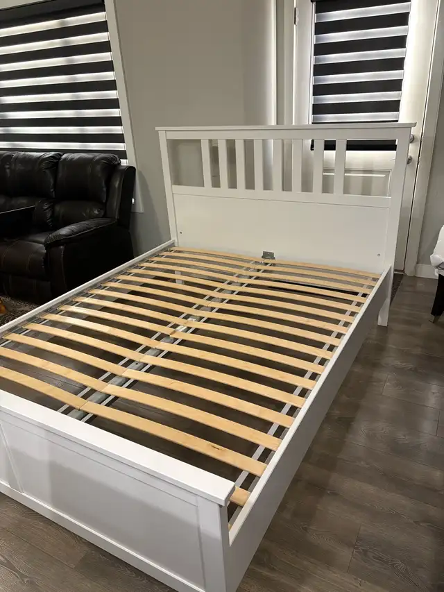 Queen Bed Frame in Beds & Mattresses in Calgary - Image 4