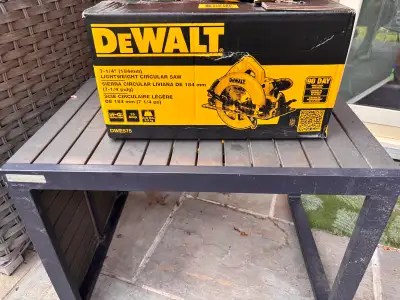 This DeWalt DWE575 7-1/4 inch circular saw is in excellent used condition and ready to take on your...