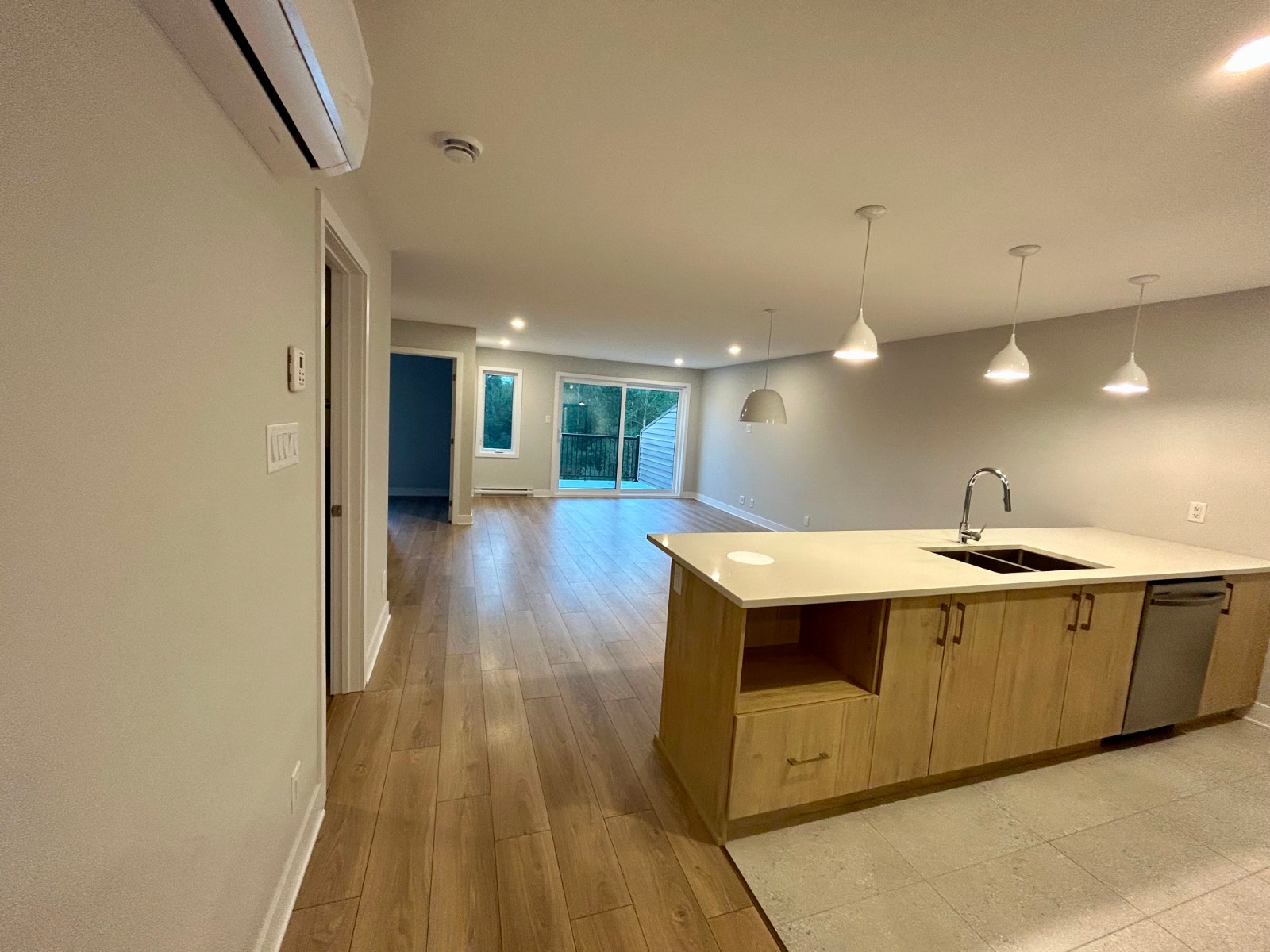 Magnifique condo/maison de ville 5 ½ SEMI-MEUBLÉ — photo 2