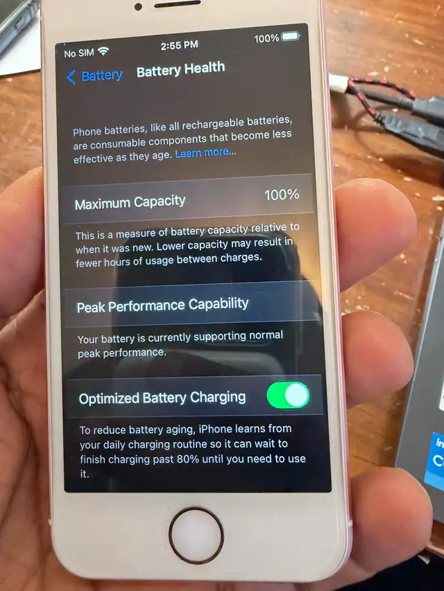 Apple iPhone SE 1st gen in Cell Phones in Kitchener / Waterloo - Image 5