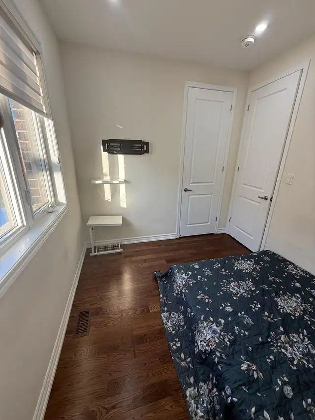 Private Room for Rent – Remembrance Rd & Edenbrook Dr (Brampton)