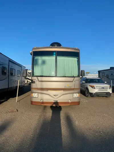 Well-loved and beautifully maintained by original owners! This 2007 Fleetwood Bounder 38S is ready f...