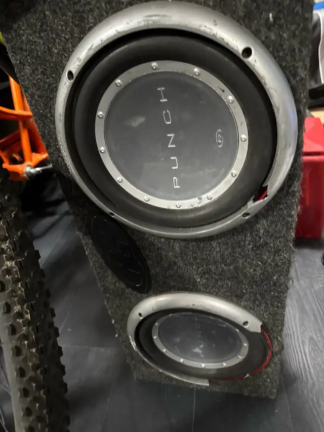 Paragqan sub box in Speakers in Edmonton - Image 6