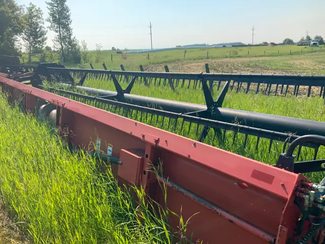 1680 case international axial flow combines & headers in Farming Equipment in Winnipeg - Image 6