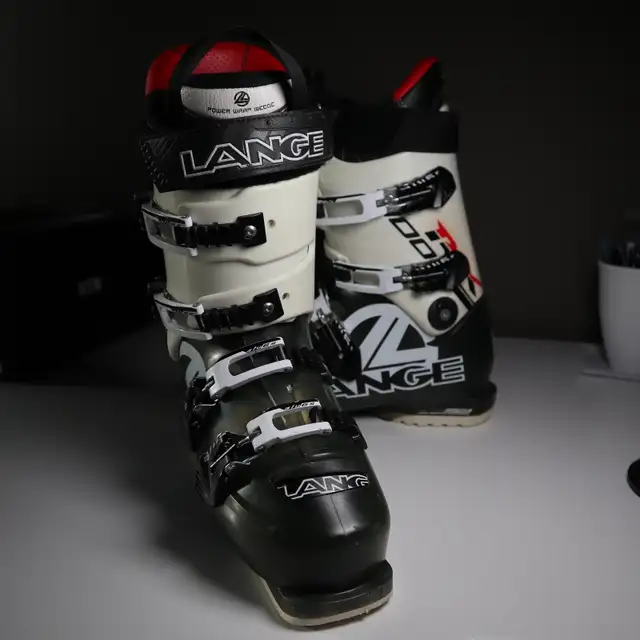Lange RX 100 Ski Boots in Ski in Kamloops - Image 4