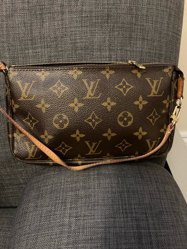 authentic Louis Vuitton pouchette in Women's - Bags & Wallets in Mississauga / Peel Region - Image 2