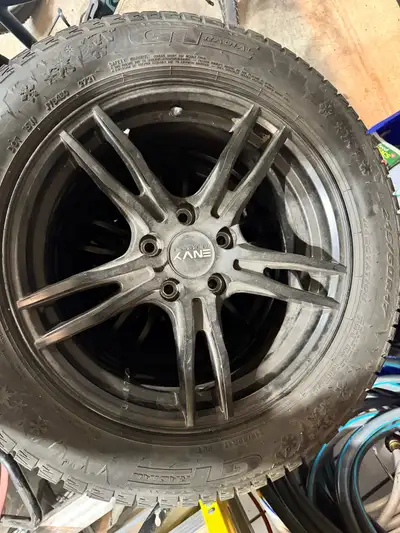 Set of GTRadial Ice Pro 3 215/60R17 Winter Tires on black Envy alloy wheels 17x7.1 rim 5x114.3mm Dot...