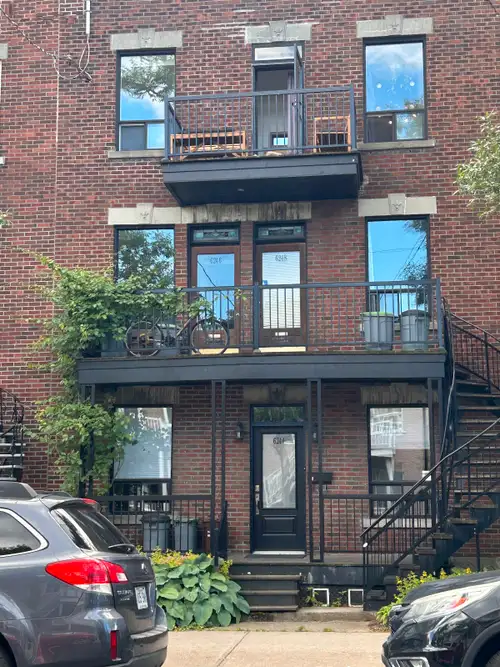 (English will follow) Charmant 6 1/2, au 3e étage d'un triplex situé dans Petite-Patrie (H2G 2T2) Pr...