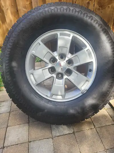 Great bag for your bucks. You get low mileage Sailun summer tires, GMC or Colorado 6 bolts pattern r...