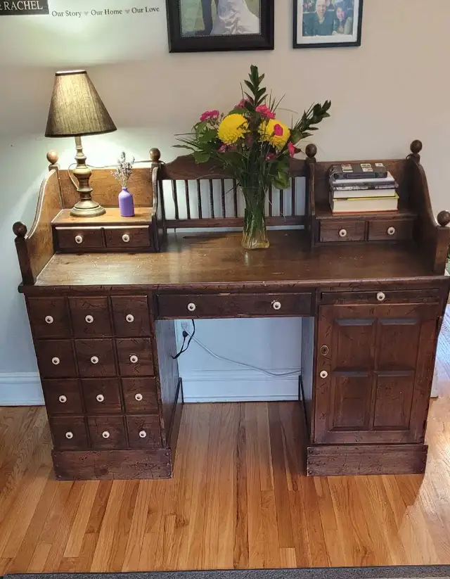 Last chance now $100 Secretary desk in Desks in Ottawa - Image 6