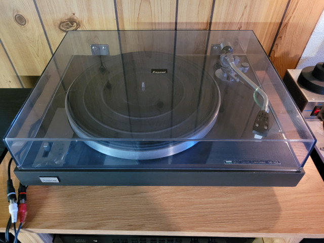 Sansui Turntable in Stereo Systems & Home Theatre in Barrie