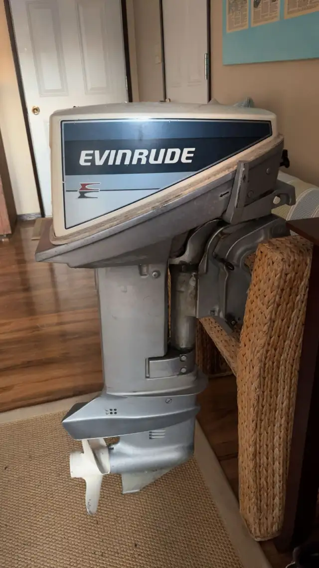 12ft Aluminum fishing boat with 15 Hp Evinrude in Powerboats & Motorboats in Prince Albert - Image 6