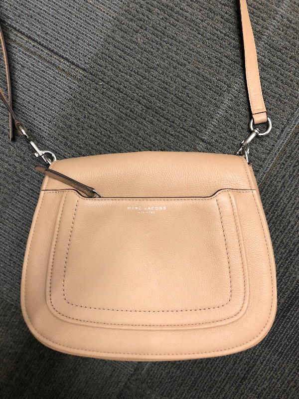 NEW! Authentic MARC JACOBS Empire city Messenger crossbody bag in Women's - Bags & Wallets in Oshawa / Durham Region - Image 3