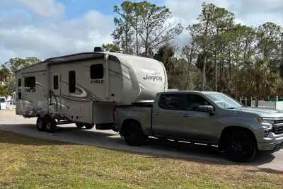 Jayco Eagle HT fifth wheel 27.5RLTS highlights: 2020 Half Ton Towable Heated enclosed underbelly Thi...