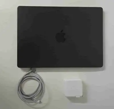 MacBook Pro 14" (2025) - Apple M5-16GB Ram - 512GB SSD, View more