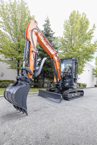 * Kubota 24.4HP Engine; full cabin with heating and A/C * Swing boom; high/low travel speed * Hydrau...