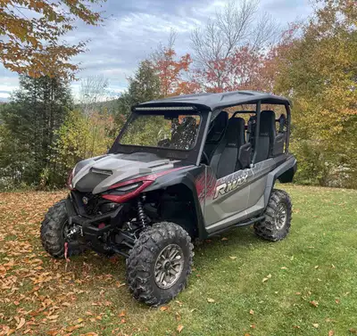 2024 r max 1000 4 seater 650kms. With super atv windsheild and brand new plow. 29,000 or will trade...