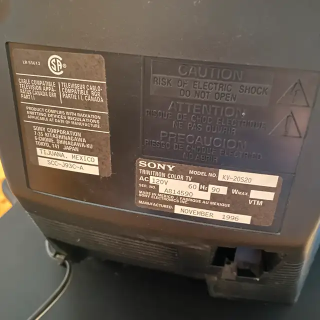 Sony Trinitron CRT Color TV, w/Stand and Remote in TVs in City of Toronto - Image 6