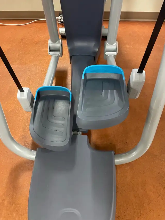 Precor AMT 885-12 Elliptical62865712000642124