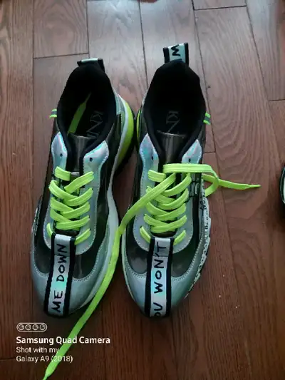 Sneakers new, View more