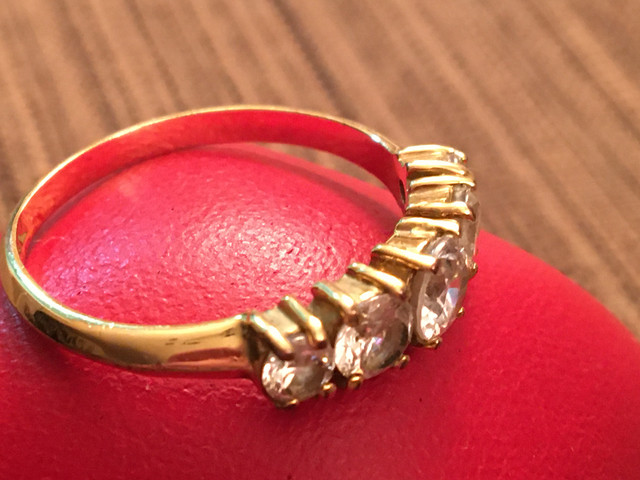 Gold plated ring [ marked 18K GFE] Size 9 . cash only.. in Jewellery & Watches in Ottawa - Image 3