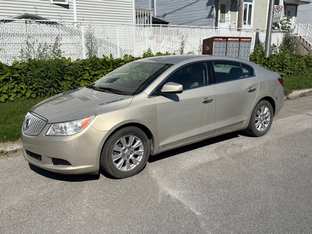 Buick Lacrosse 2011 - 95,000 km — photo 2