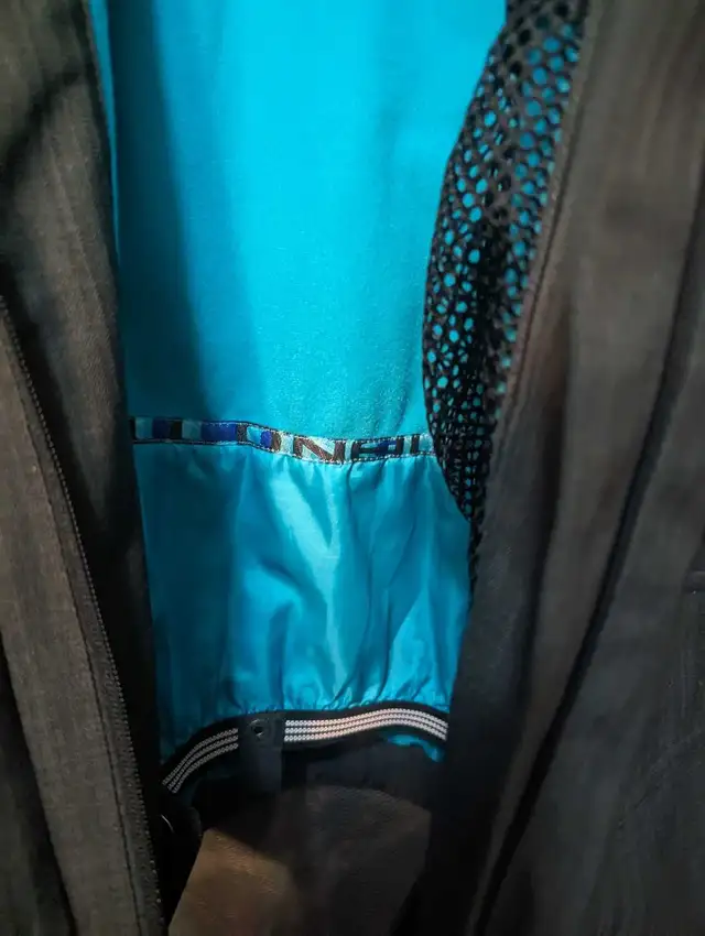 SKI JACKET in Women's - Other in Cranbrook - Image 5