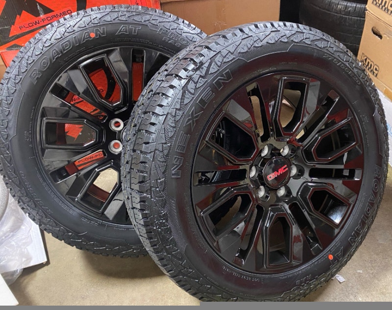 2022 Chevy GMC Denali rims and NEXEN ROADIAN AT ALL WEATHER tire