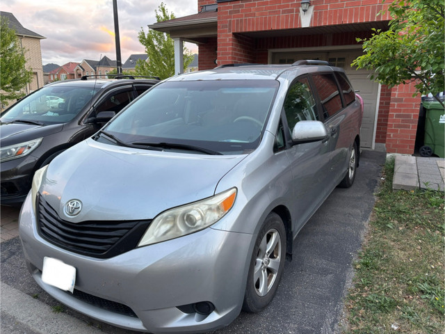 2011 Toyota Sienna  in Cars & Trucks in City of Toronto - Image 2