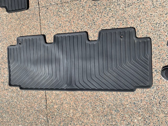 Honda Odyssey All Weather Slush Floor Mats (incl Cargo Tray) in Other Parts & Accessories in City of Halifax - Image 4