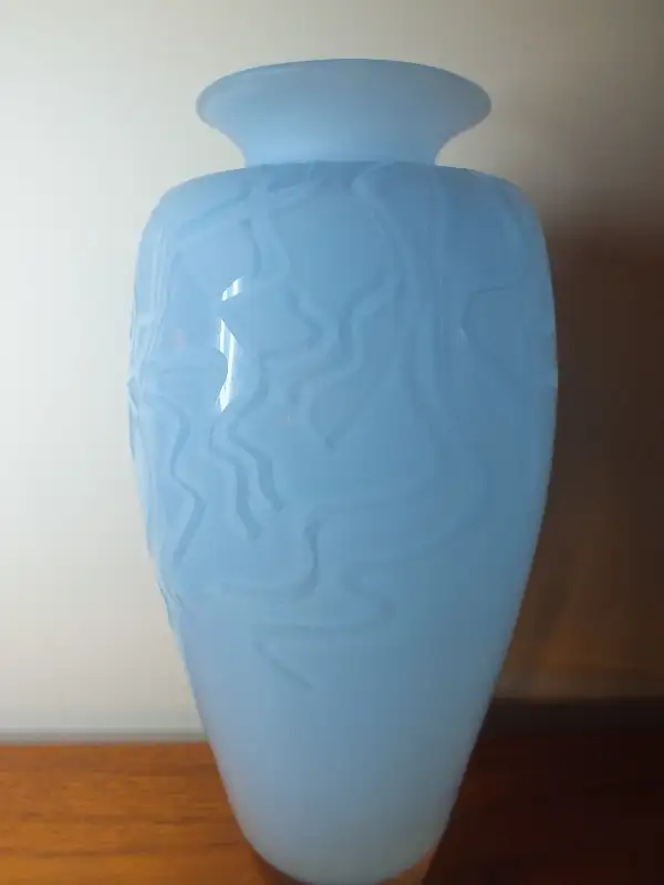 THORN GLASS VASE  KEPKIEWICZ AND WOOD in Arts & Collectibles in Barrie - Image 8