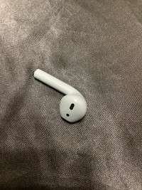 Apple AirPods (left side earbud )