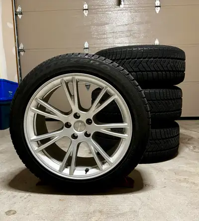 Like New Tesla Model Y Tire and Wheels for Sale, Excellent condition, used for only 1 winter season....