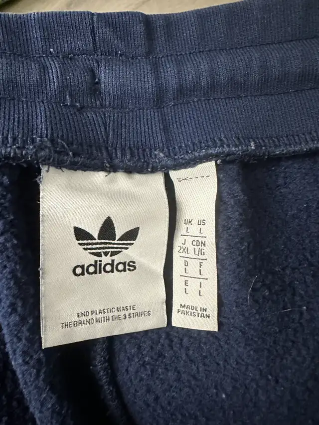 Adidas Blue Sweatpants in Men's in City of Toronto - Image 3