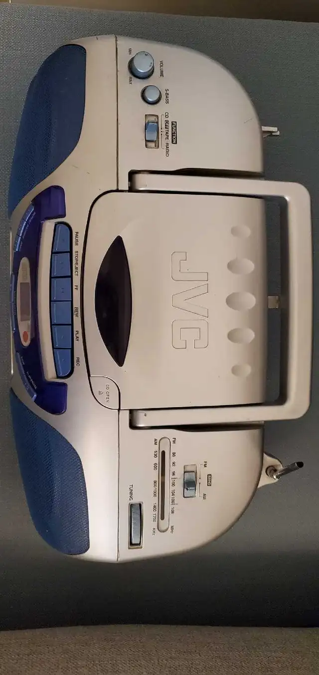 JVC RC-BX30 Portable System in Stereo Systems & Home Theatre in Markham / York Region - Image 4