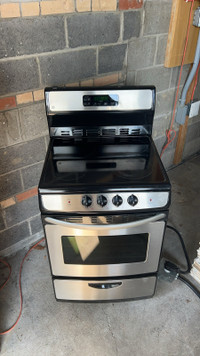 24” GE Stainless Steel Electric Stove Range Perfect condition 