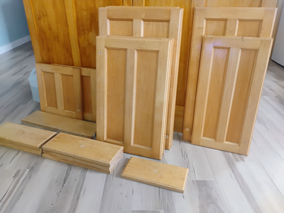 Kitchen Cabinet Doors $30 each drawer $20 each, Shediac NB, View more