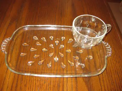 Vintage 1950s Anchor Glass Serva-Snack/Lunch Glass Set, View more