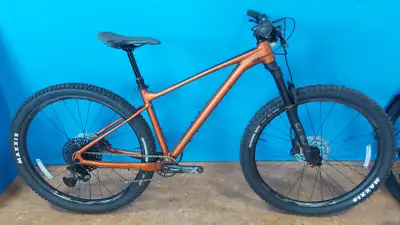 ($400 OFF) 22 Giant Fathom 29 1 Amber Glow 29 M, View more