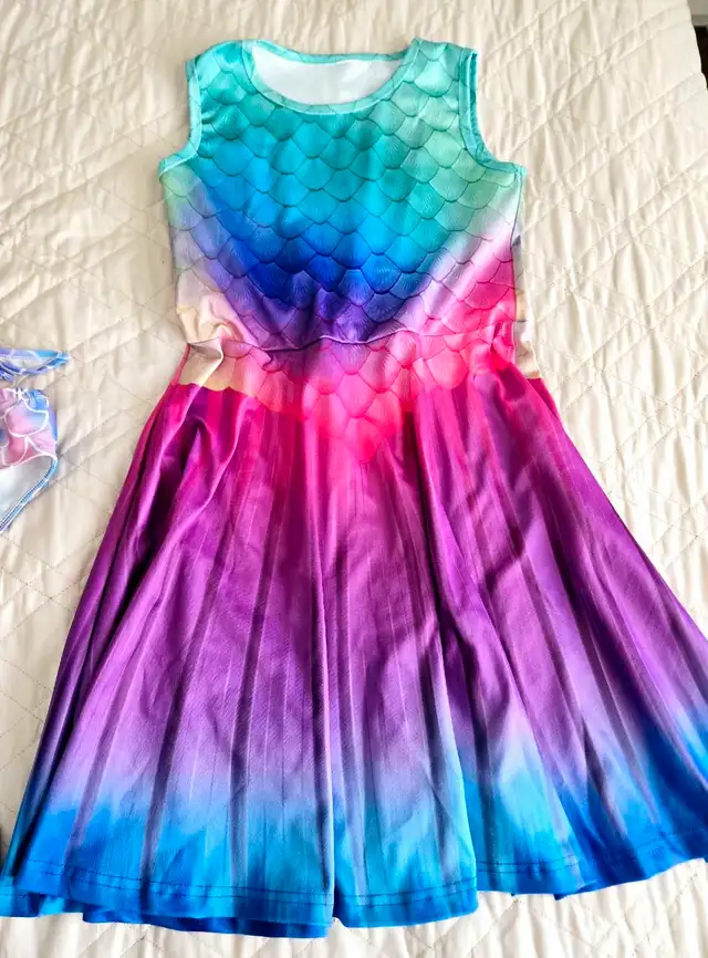 Girls mermaid tail + swimming suit + dress in Kids & Youth in Mississauga / Peel Region - Image 8