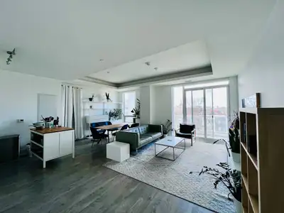 2 bedroom + 2 bathroom entire condo (1000 sqft)