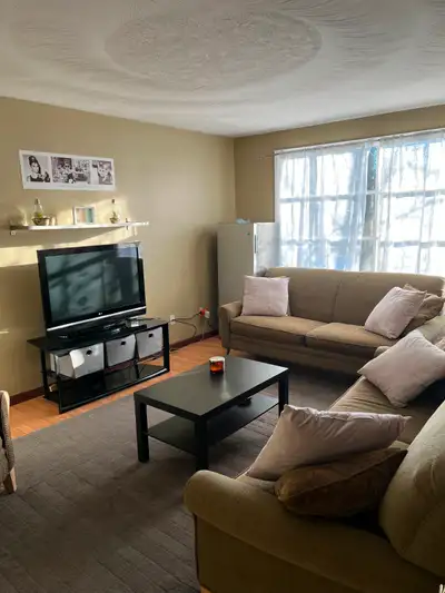Nice 4 bedroom house available from May1, 2025. Looking for a group of 4 students. Perfect location!...