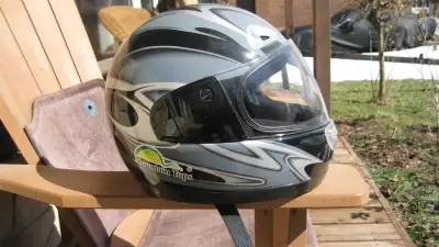 Full face snowmobile helmet XL sizenew never been used