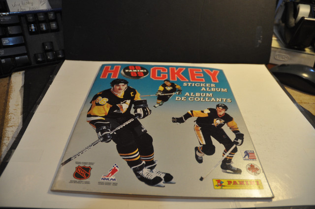 Hockey nhl collectible Sticker Album Panini 1988-1989 new empty dans Art et objets de collection  à Victoriaville