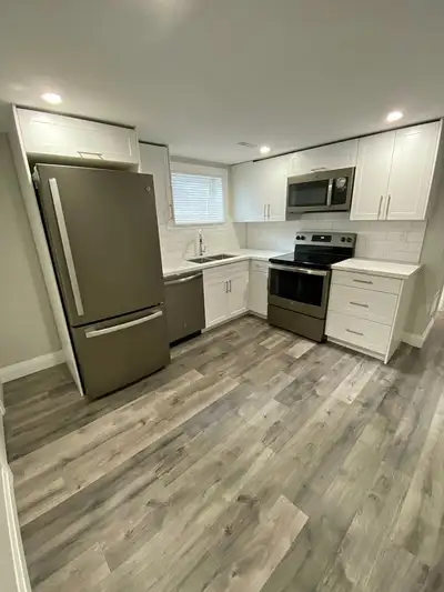 3 Beds 1 Bath Apartment For Rent in 66 Beaucourt