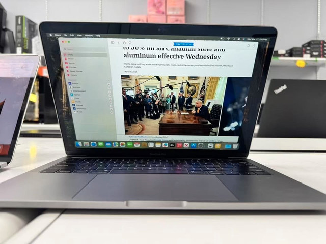 Apple MacBook Pro HOT SALE NOW A1989, i7, 16G ram, in Laptops in Markham / York Region - Image 2